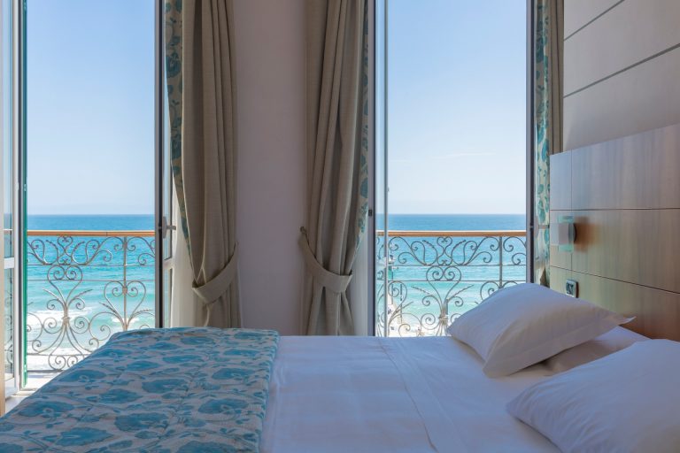large junior suite