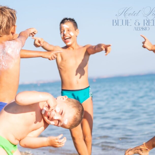 bimbi in spiaggia 1